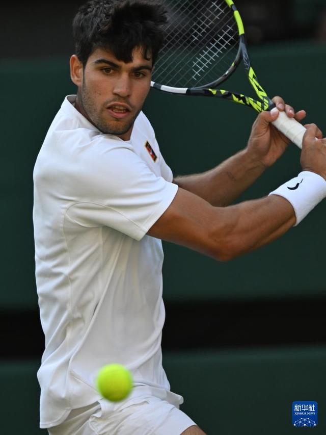 季在主场的 季在主场的