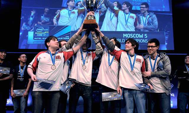 快船继续巩 快船继续巩