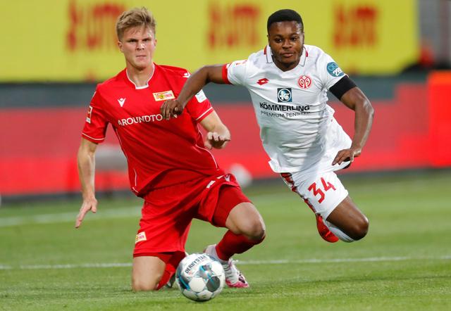 两季在主场 两季在主场